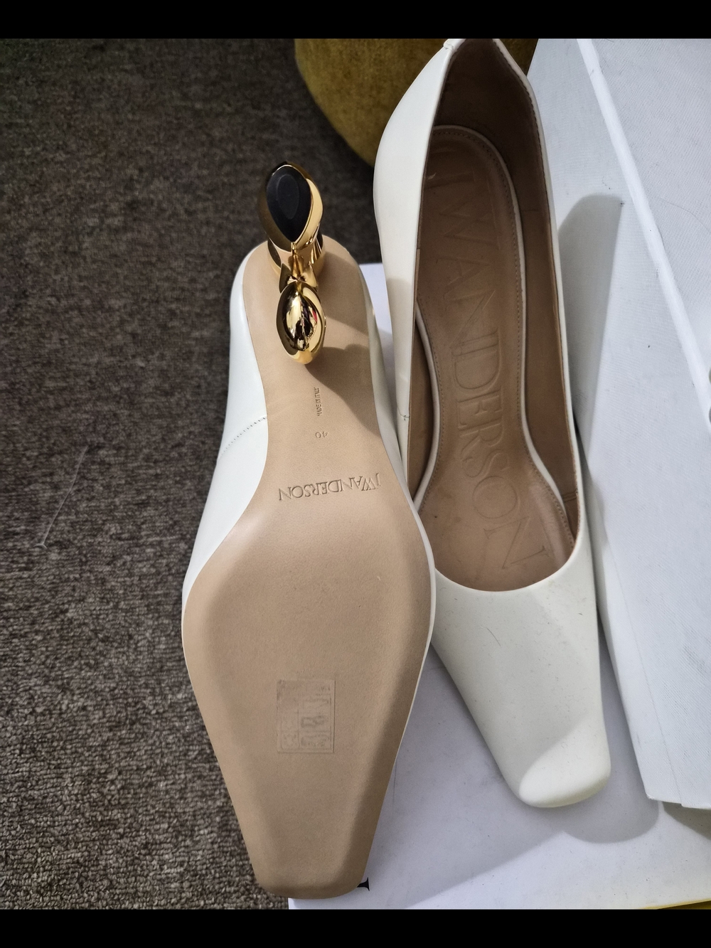 JW ANDERSON Cream Pumps with Gold Sculptural Heel - Picture 2 of 6